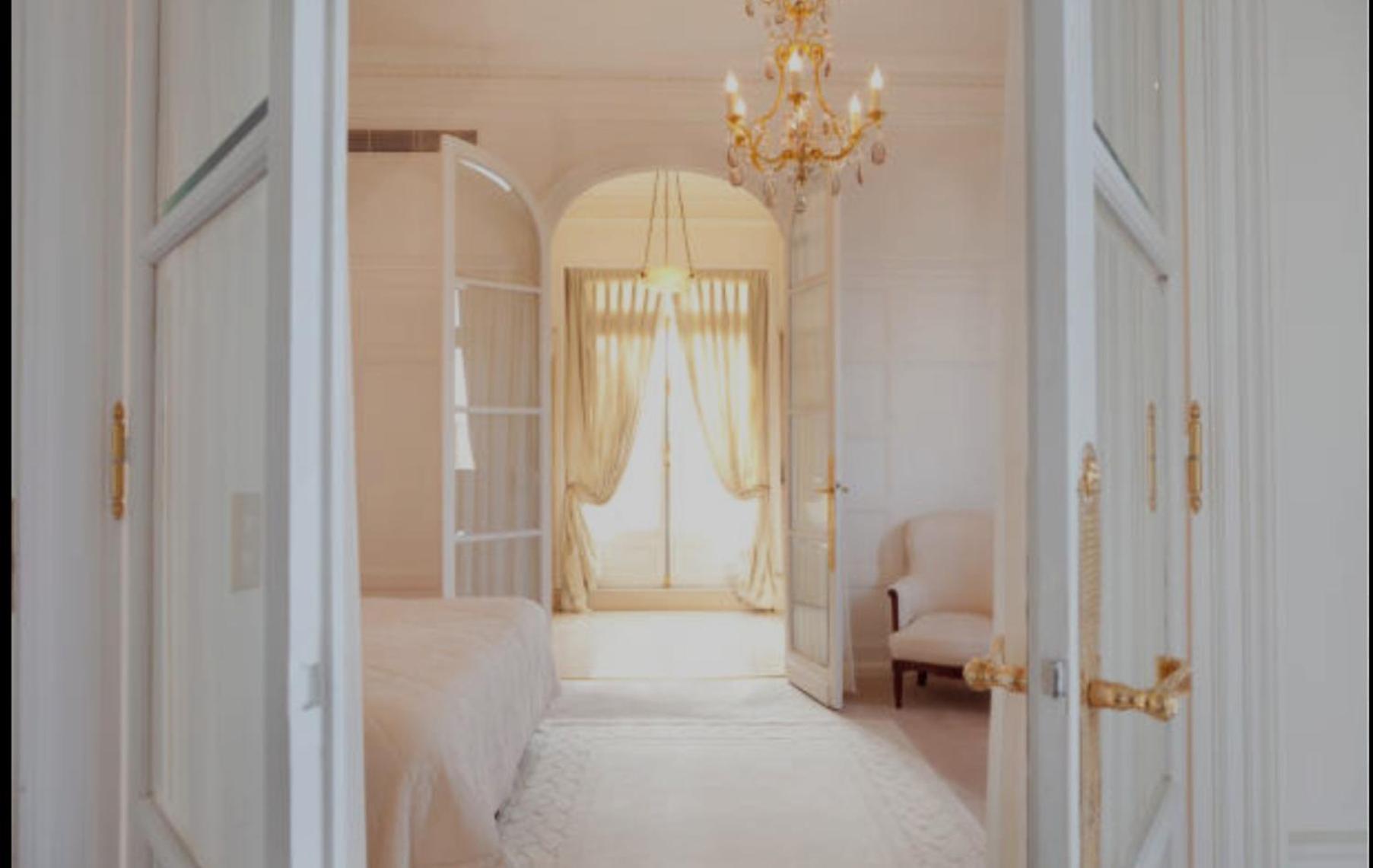 Empress Madani Palace Hotell Surrey Eksteriør bilde