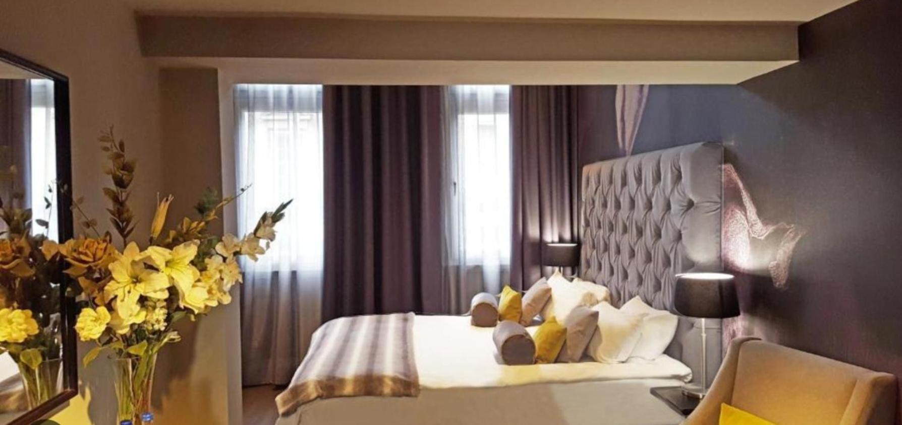 Empress Madani Palace Hotell Surrey Eksteriør bilde