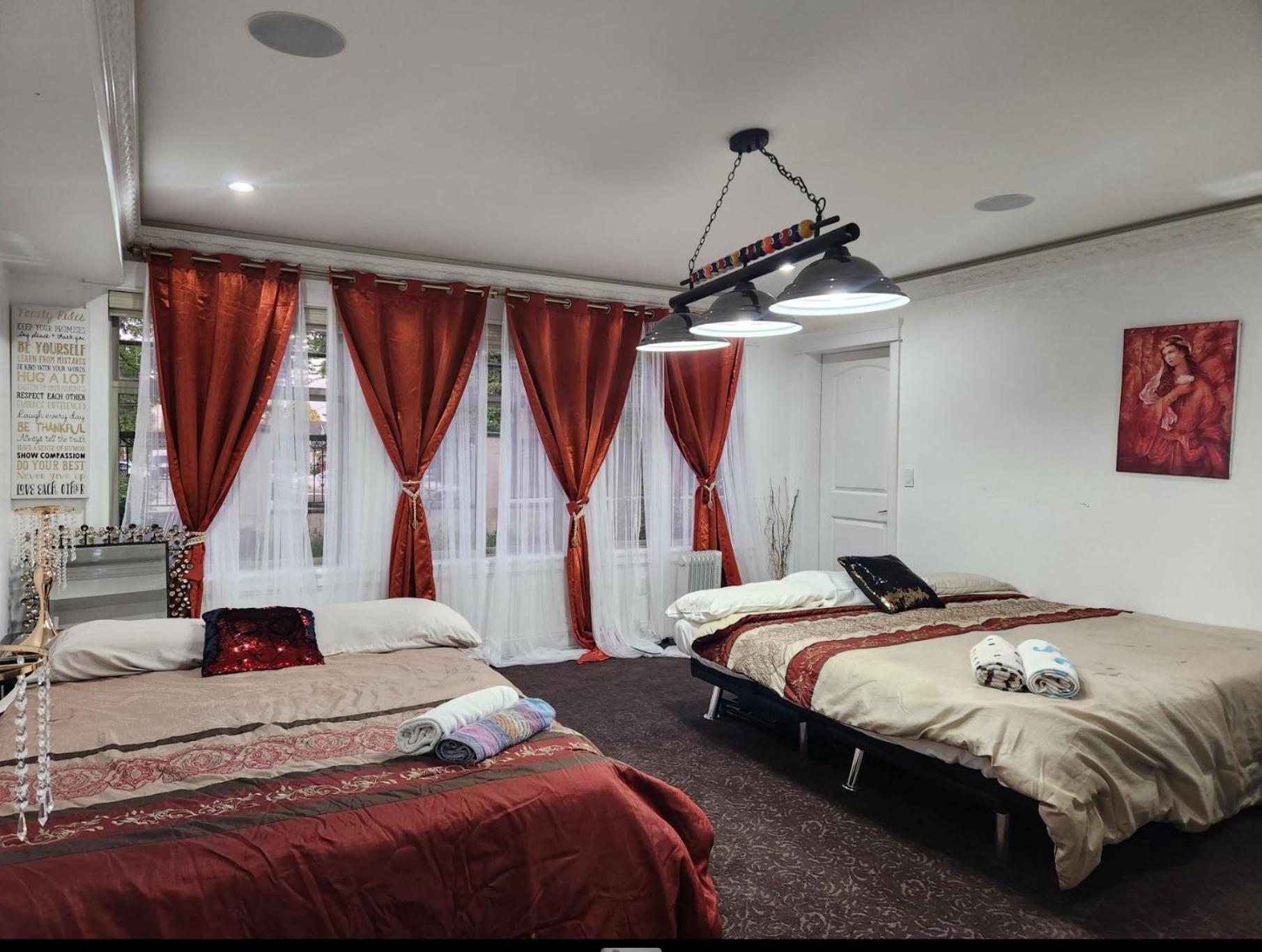 Empress Madani Palace Hotell Surrey Eksteriør bilde