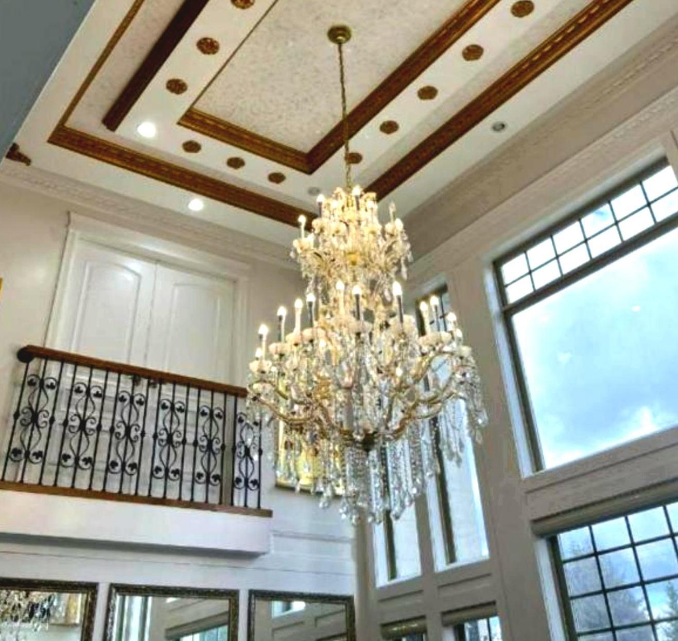 Empress Madani Palace Hotell Surrey Eksteriør bilde